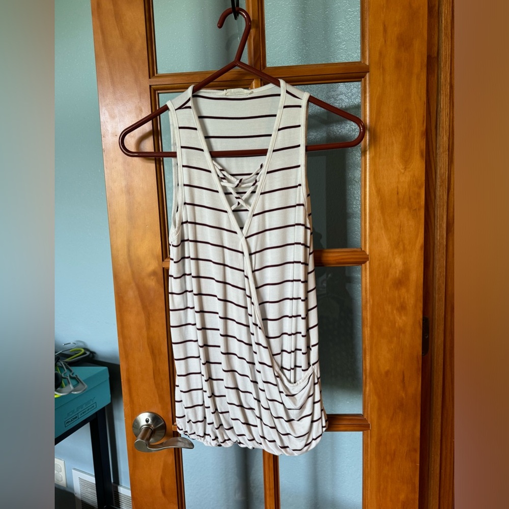 bluheaven Sleeveless Burgundy Striped Women's Top - Size Small